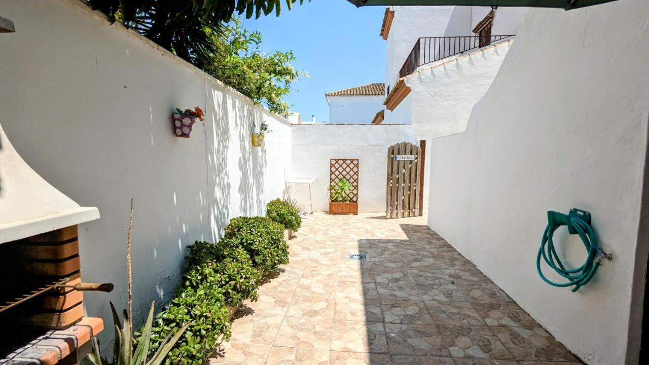 Conil, Playa Patio Andaluz Apartment โกนิล เด ลาฟรอนเตรา ภายนอก รูปภาพ