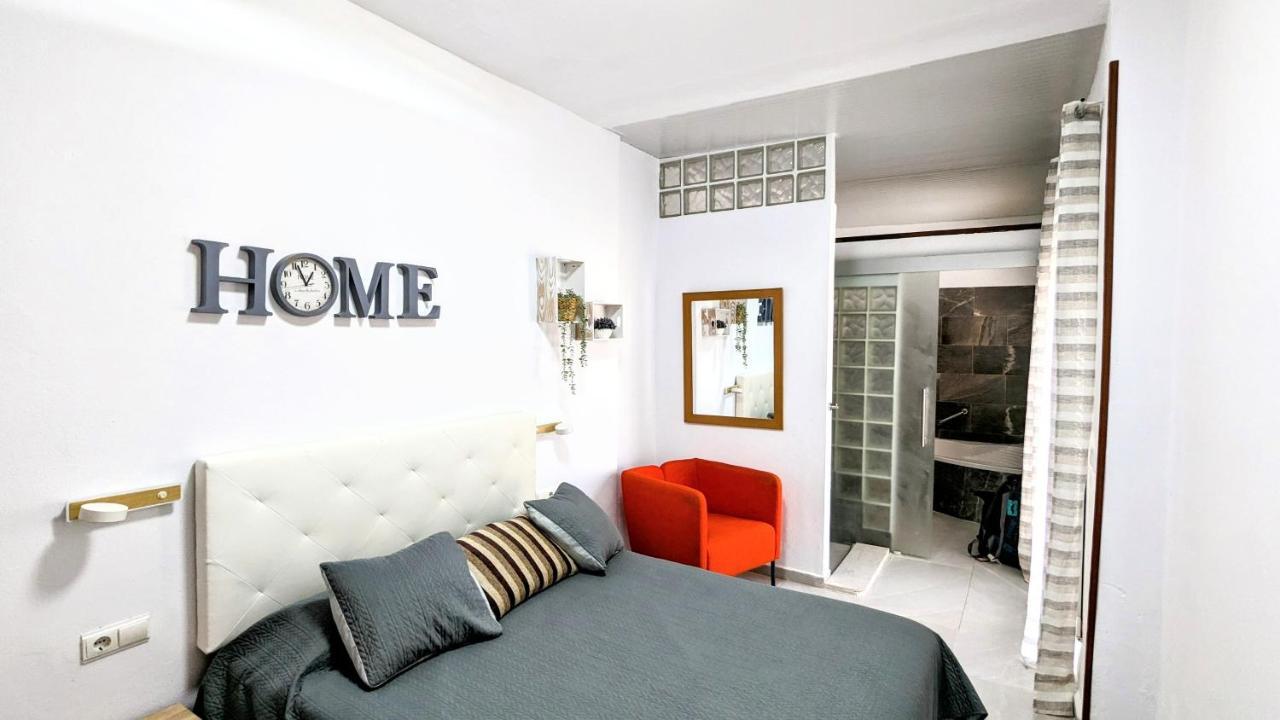 Conil, Playa Patio Andaluz Apartment โกนิล เด ลาฟรอนเตรา ภายนอก รูปภาพ
