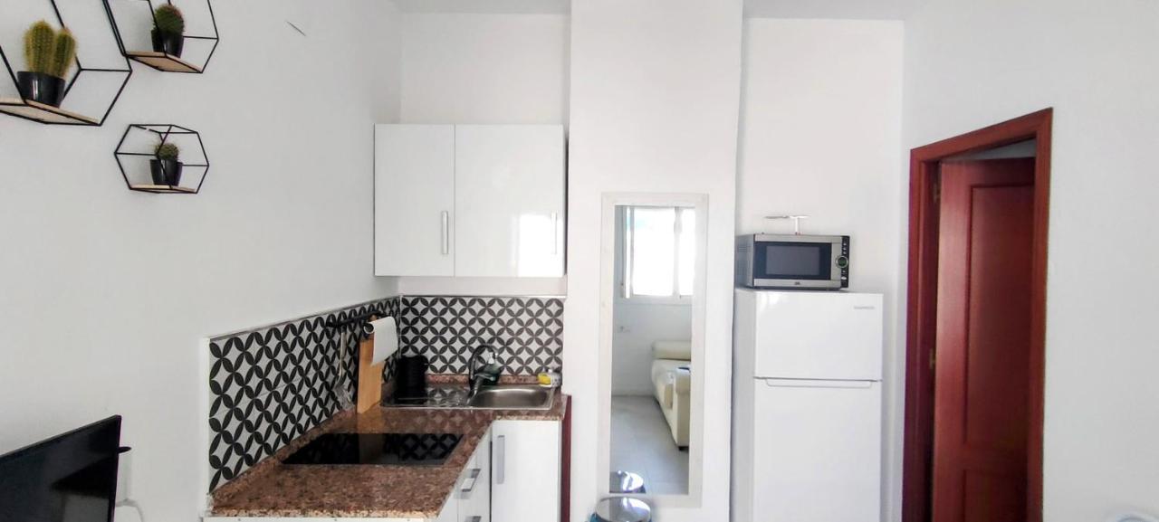 Conil, Playa Patio Andaluz Apartment โกนิล เด ลาฟรอนเตรา ภายนอก รูปภาพ